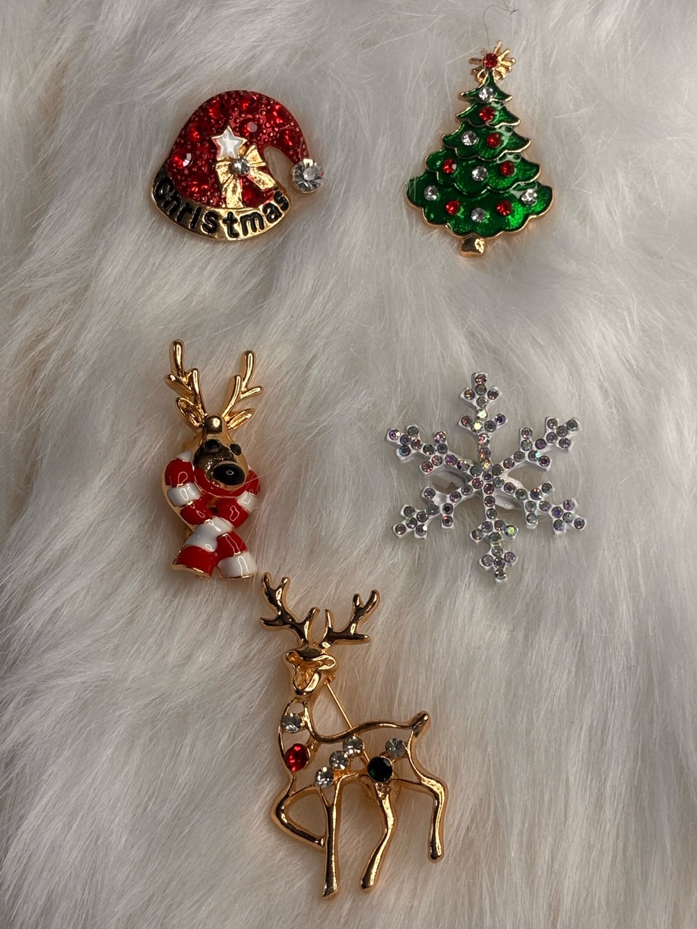 **Set of 5 Mini Christmas Brooches –